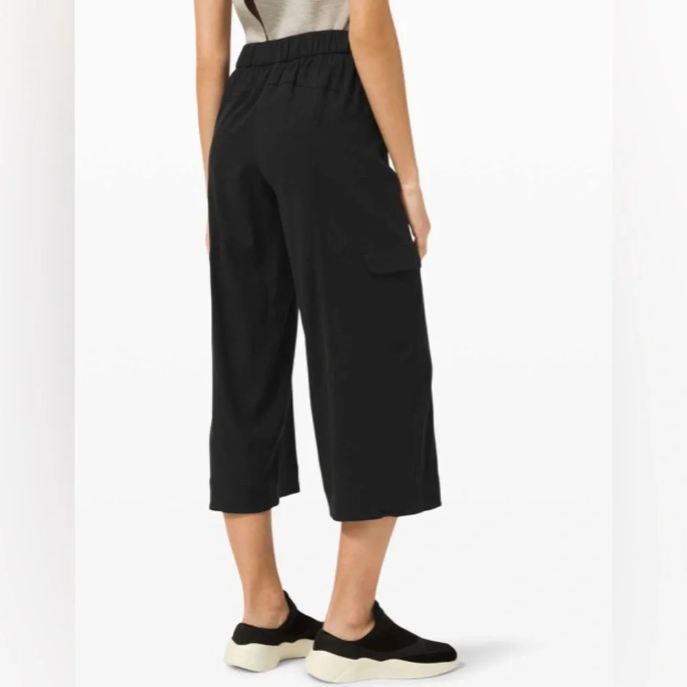 Lululemon Metropolis Maven High Rise Crop Pants